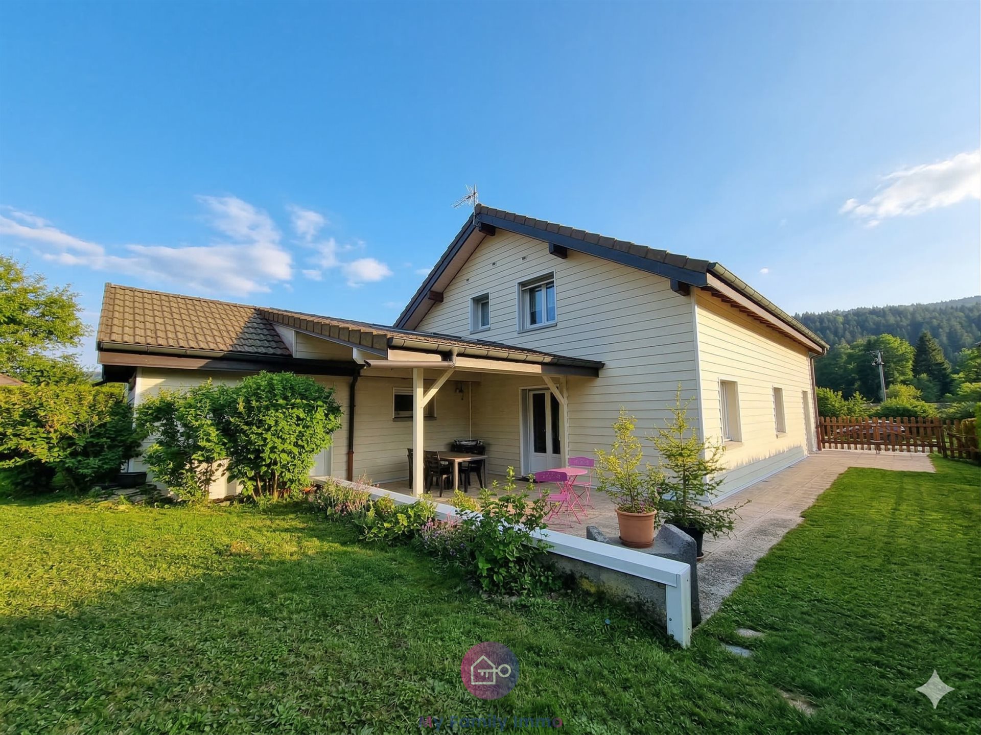 Maison à vendre, 138m², La Cluse-et-Mijoux