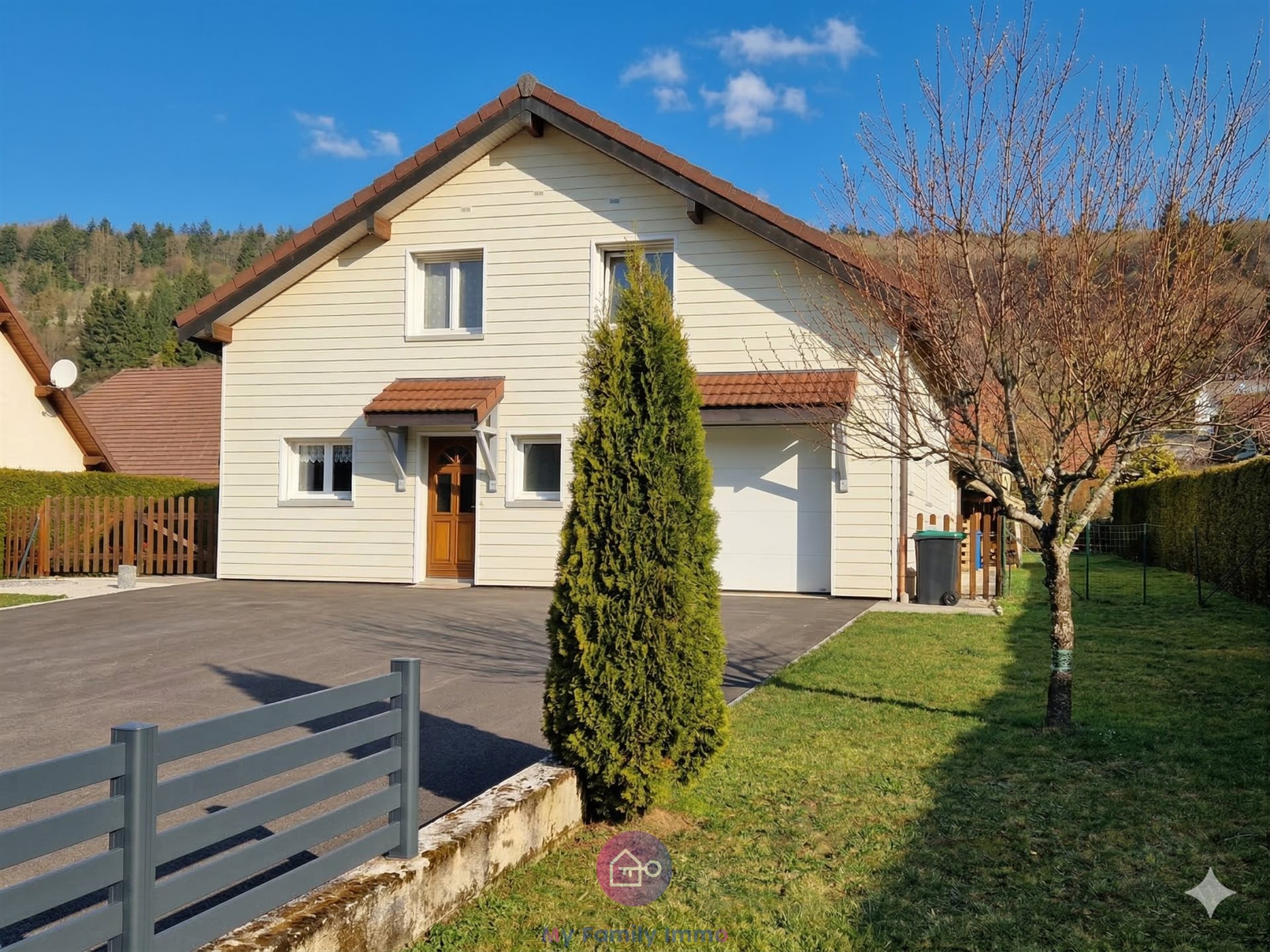 Maison à vendre, 138m², La Cluse-et-Mijoux