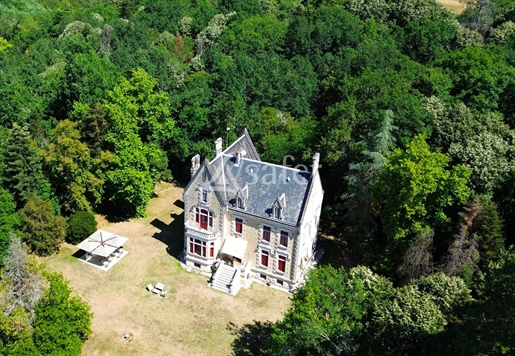 Maison 20 pièces 620 m² · à Mussidan · 620 m² · 2 000 000 €