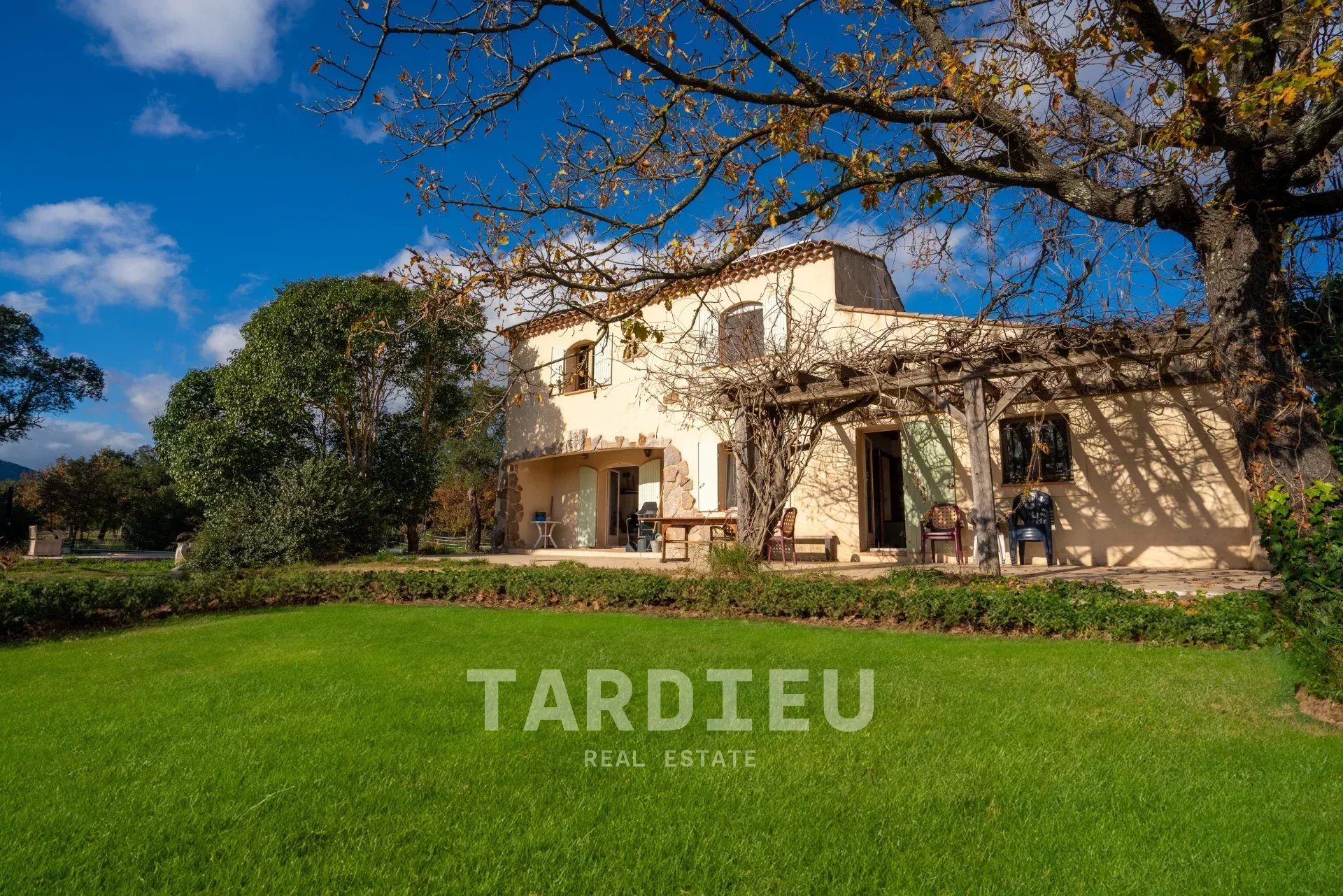 Maison à vendre, 280m², Cogolin