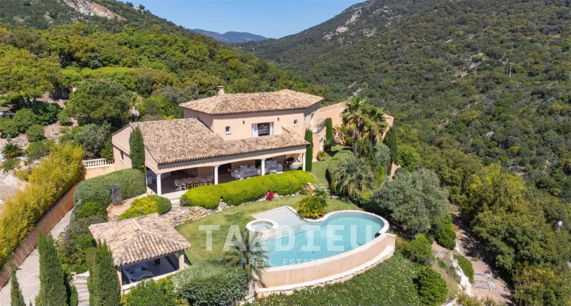 Maison à vendre, 450m², Grimaud