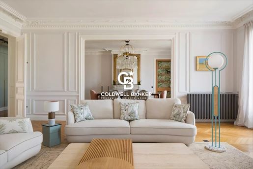 11 pièces 473 m² · à Paris 8ème · 473 m² · 11 900 000 €