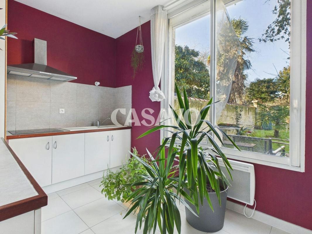 Property for Sale: Building of 378 m² - 33800 Bordeaux - Plus