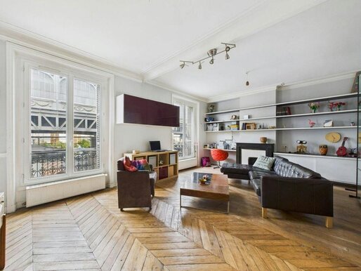 Appartement 5 pièces 112 m² · à Paris 10ème · 112 m² · 749 000 €