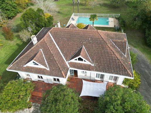 Maison 9 pièces 271 m² · à Nogaro · 271 m² · 399 000 €