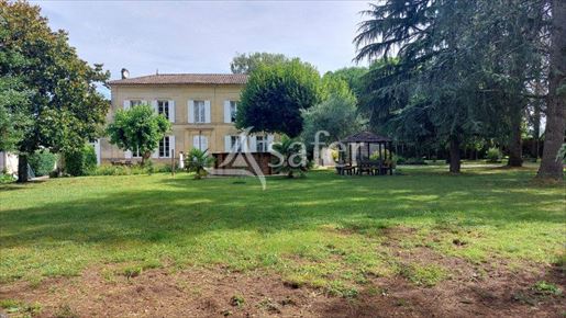Maison 12 pièces 360 m² · à Saint-Magne-de-Castillon · 360 m² · 750 000 €