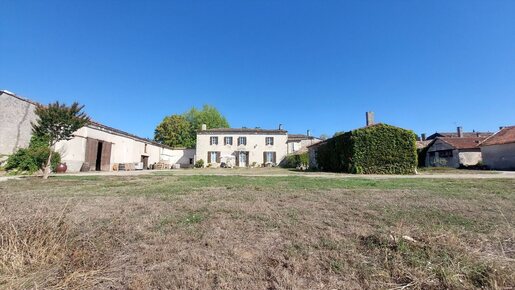 14 pièces 388 m² · à Pineuilh · 388 m² · 750 000 €