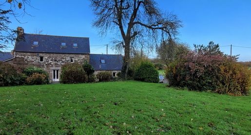 Maison 5 pièces 112 m² · à Kergrist-Moëlou · 112 m² · 235 000 €