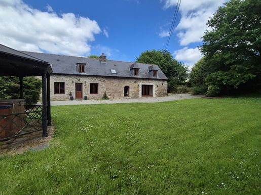 Maison 6 pièces 158 m² · à Lanrivain · 158 m² · 269 800 €