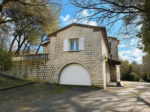 Maison 7 pièces 245 m² · à Uzès · 245 m² · 580 000 €