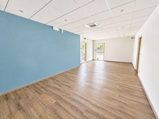 Local commercial 81 m² · à Parempuyre · 81 m² · 212 000 €