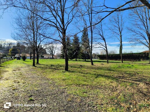 Terrain 1250 m² · à Castres · 75 000 €