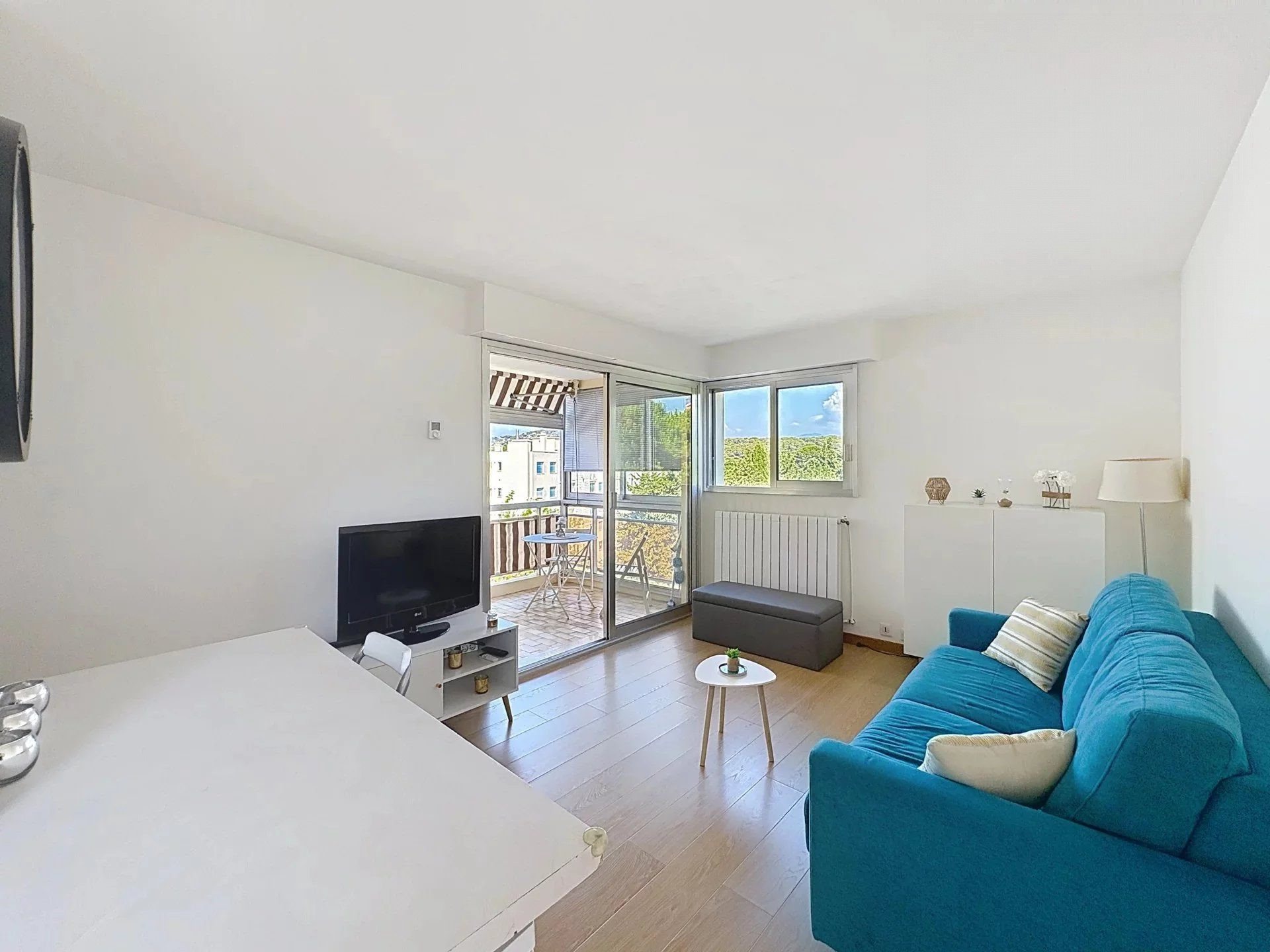 Rare - Antibes - Studio on Top Floor. - View 4