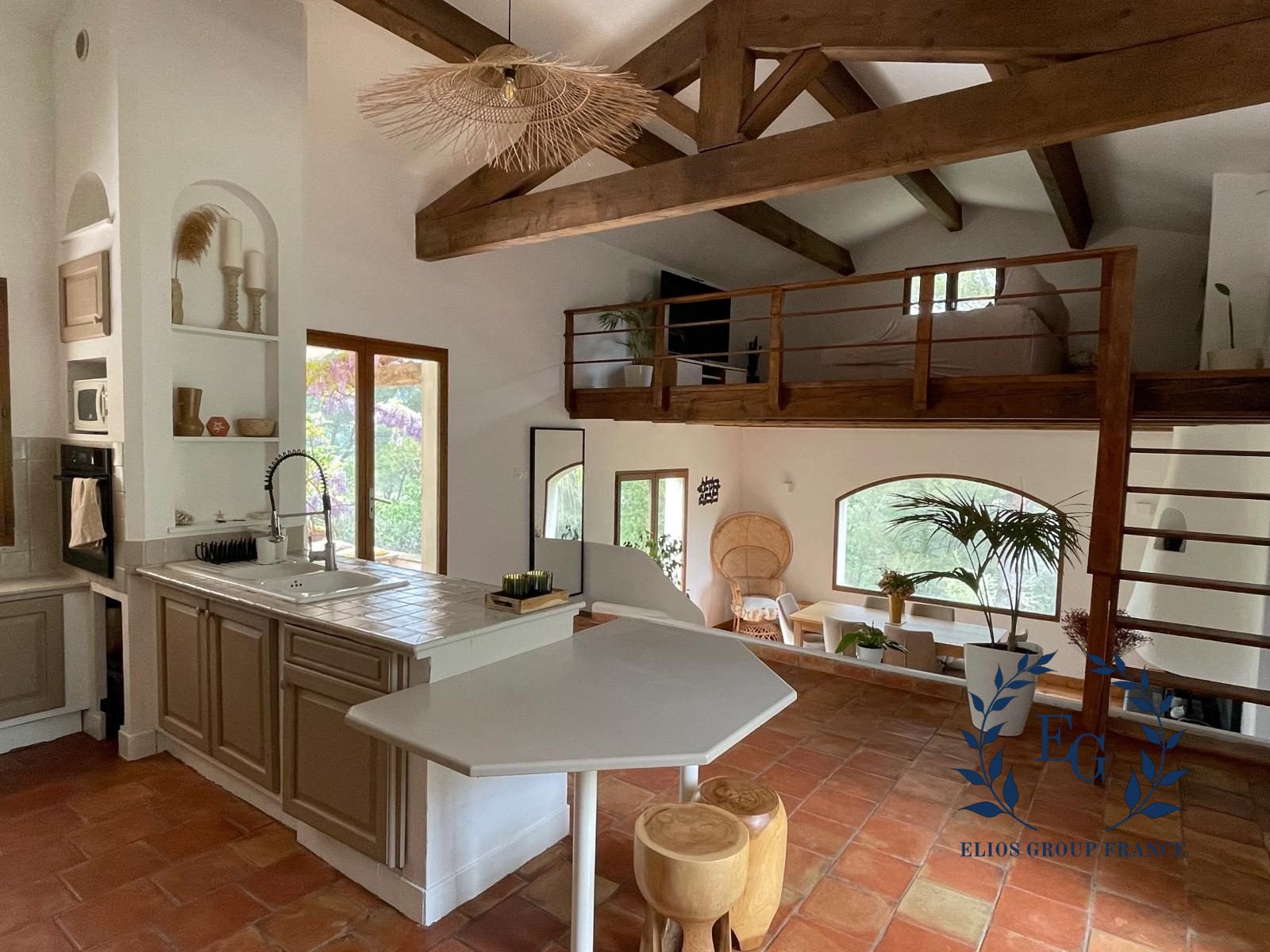 Maison à vendre, 138m², Évenos