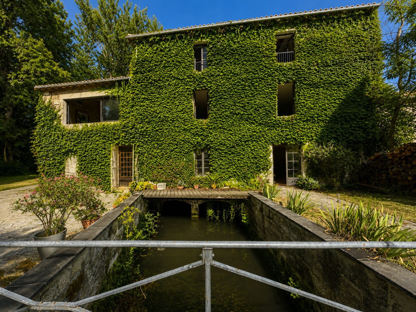 Maison à vendre, 322m², Saint-Dizant-du-Gua