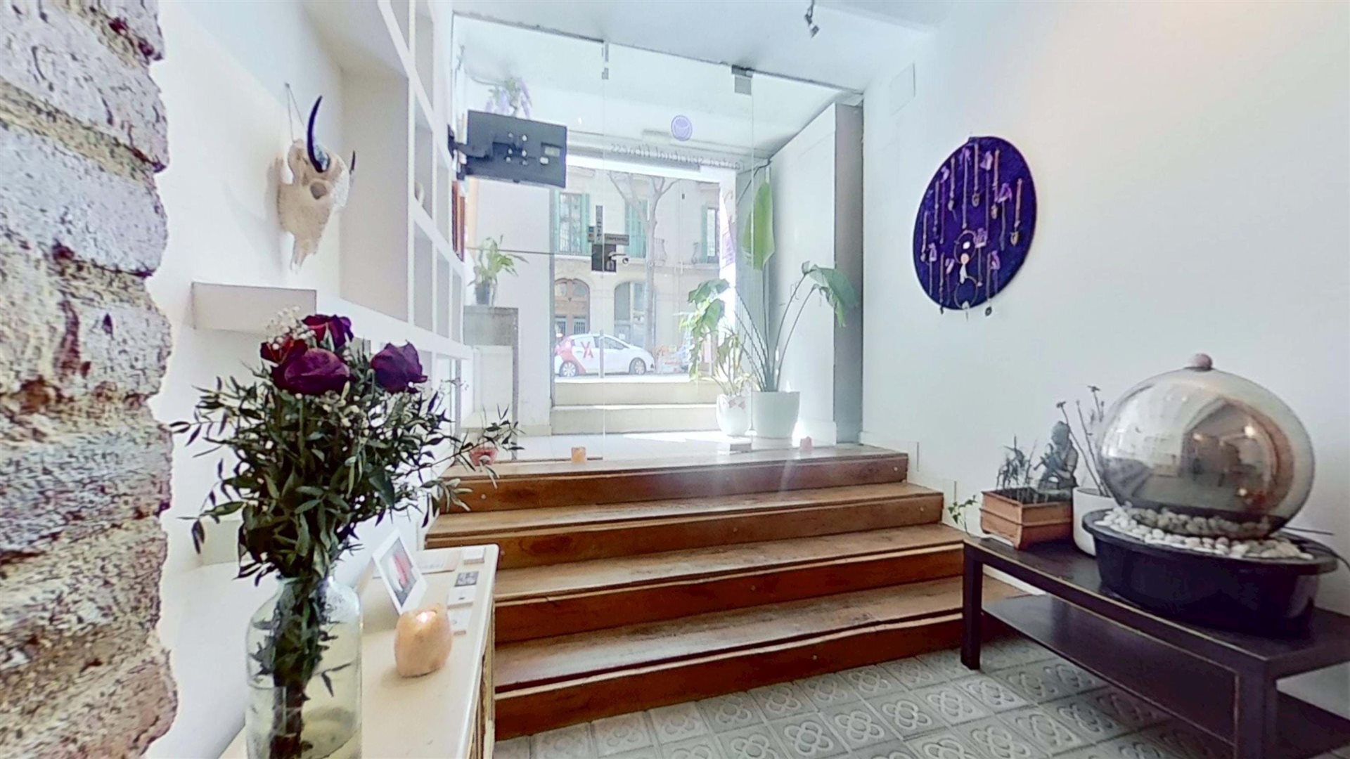 Store / commercial premises with 3 bedrooms - 153.00 m² - View 2