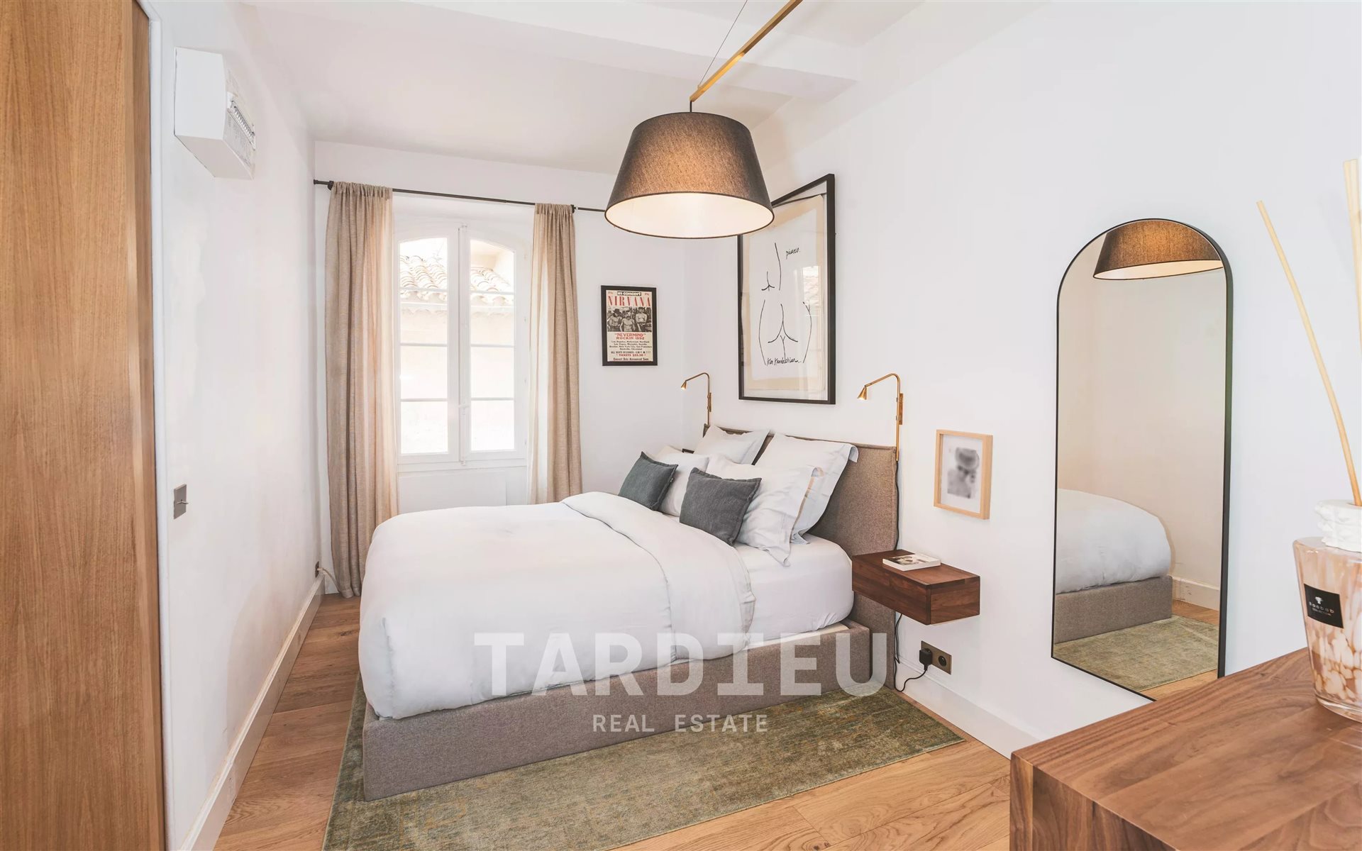 Renovated duplex, historic village center - Mehr