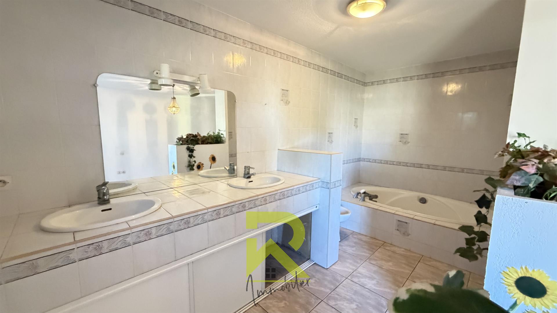 Maison à vendre, 350m², Agde (Cap d'Agde)