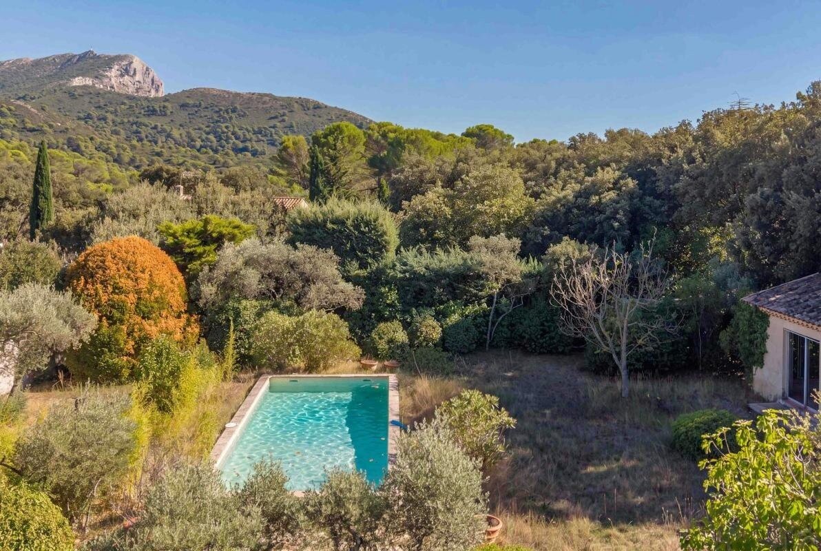 Maison à vendre, 192m², Saint-Marc-Jaumegarde