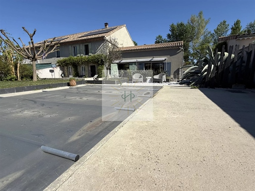 Maison 6 pièces 175 m² · à Montélimar · 175 m² · 470 000 €