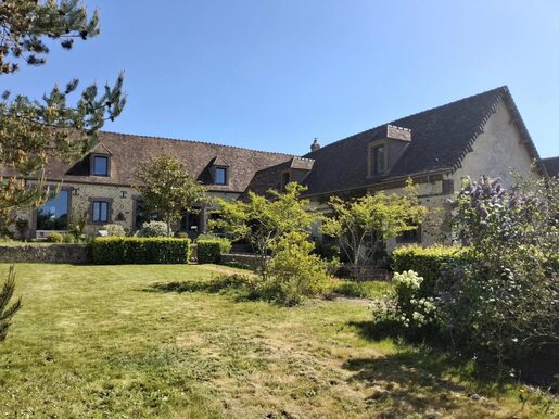 9 pièces 450 m² · à Mortagne-au-Perche · 450 m² · 1 190 000 €