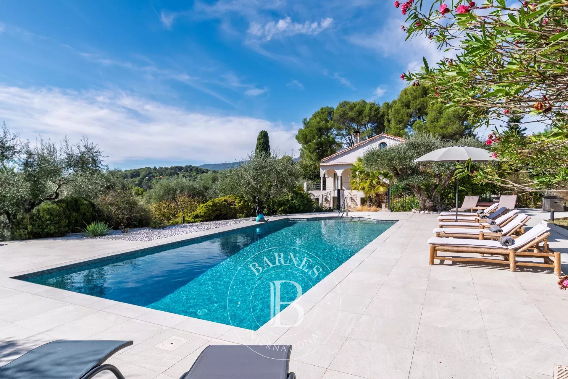 Maison à vendre, 407m², Roquefort-les-Pins