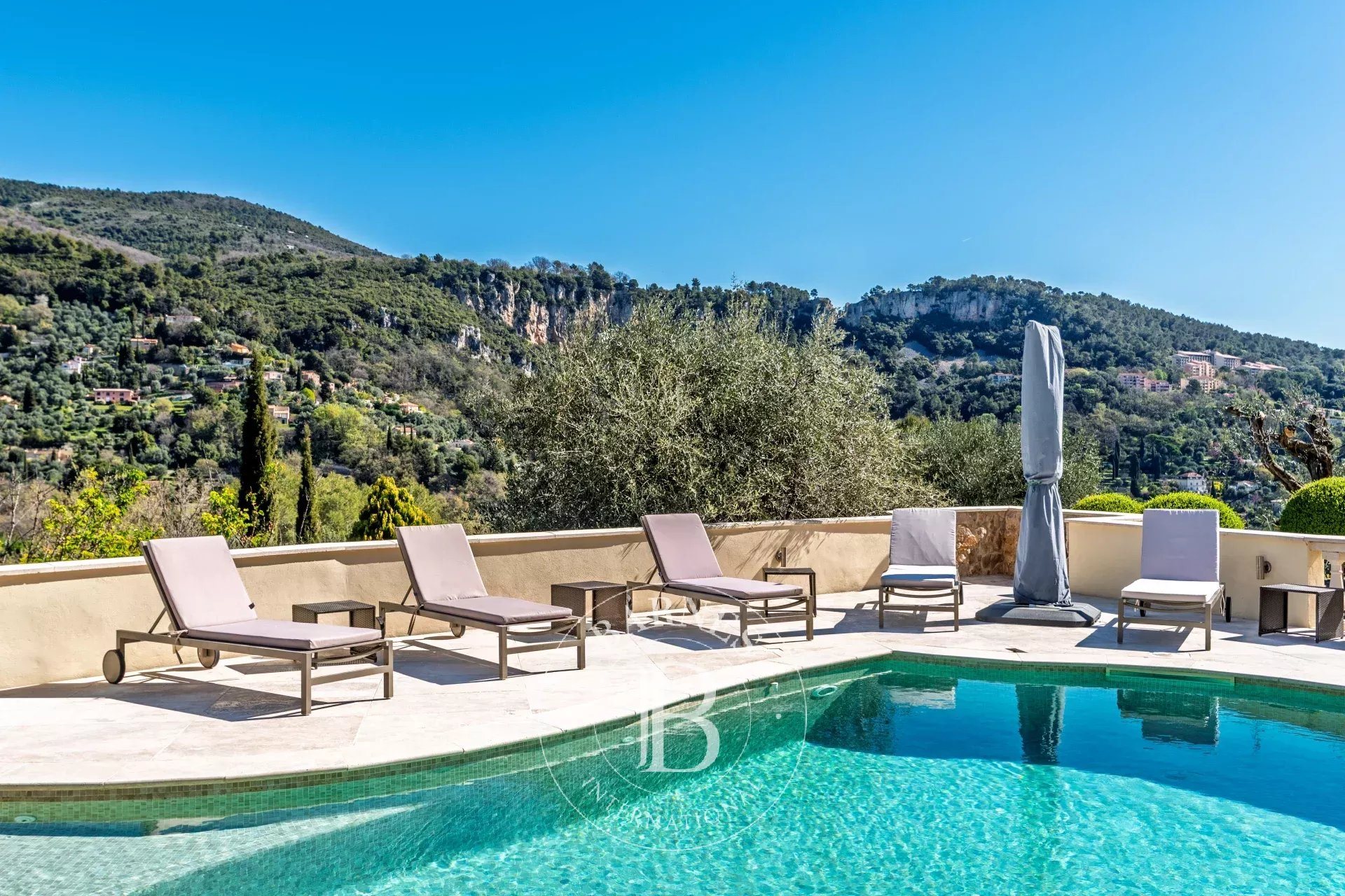 Maison à vendre, 240m², Grasse