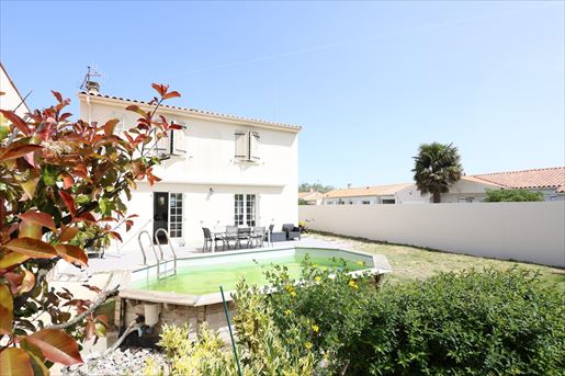 Maison 5 pièces 125 m² · à Rochefort · 125 m² · 310 000 €