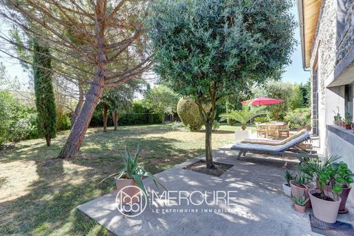 Maison 8 pièces 180 m² · à Malintrat · 180 m² · 890 000 €