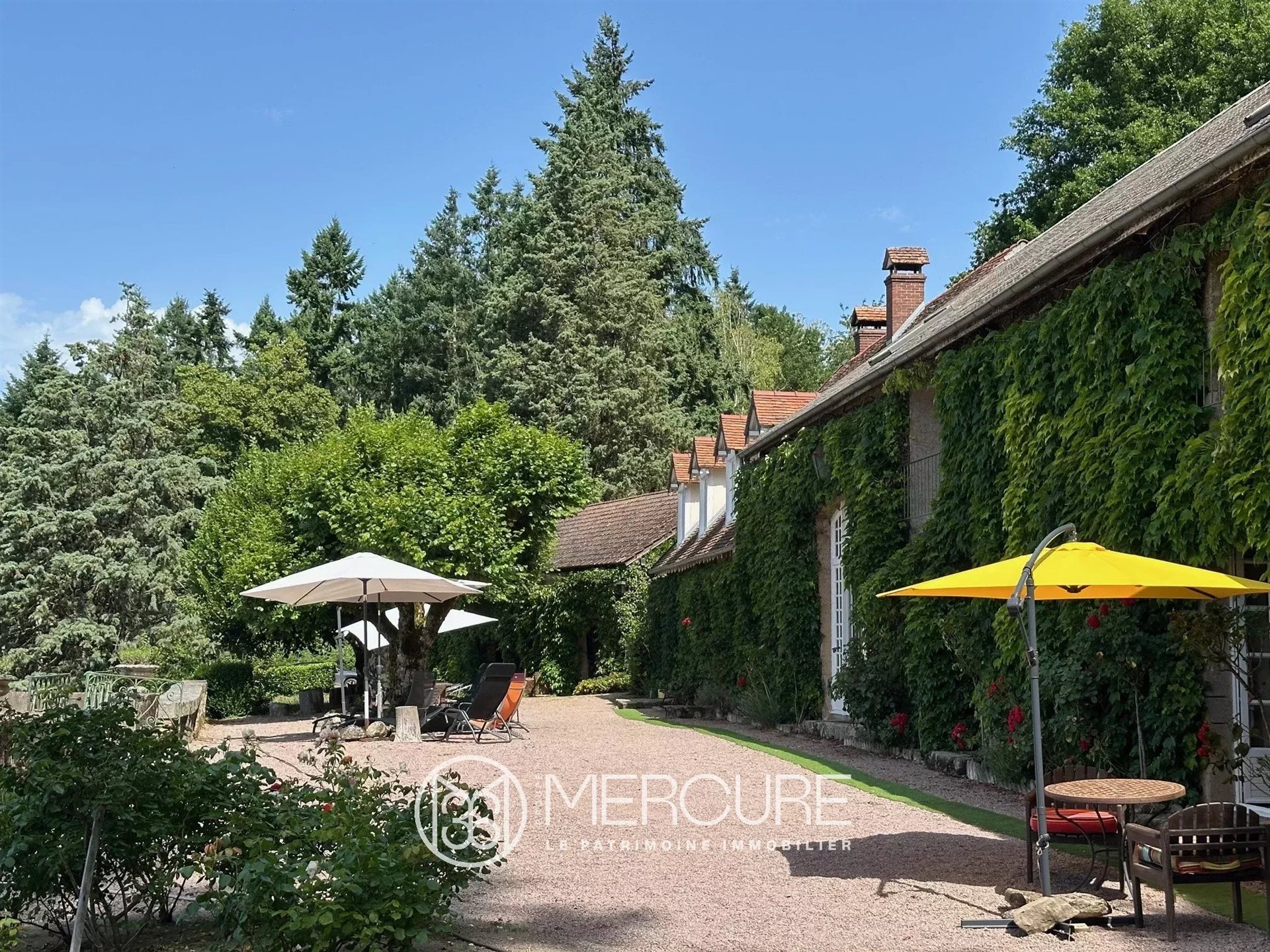Maison à vendre, 520m², Saint-Symphorien-de-Marmagne