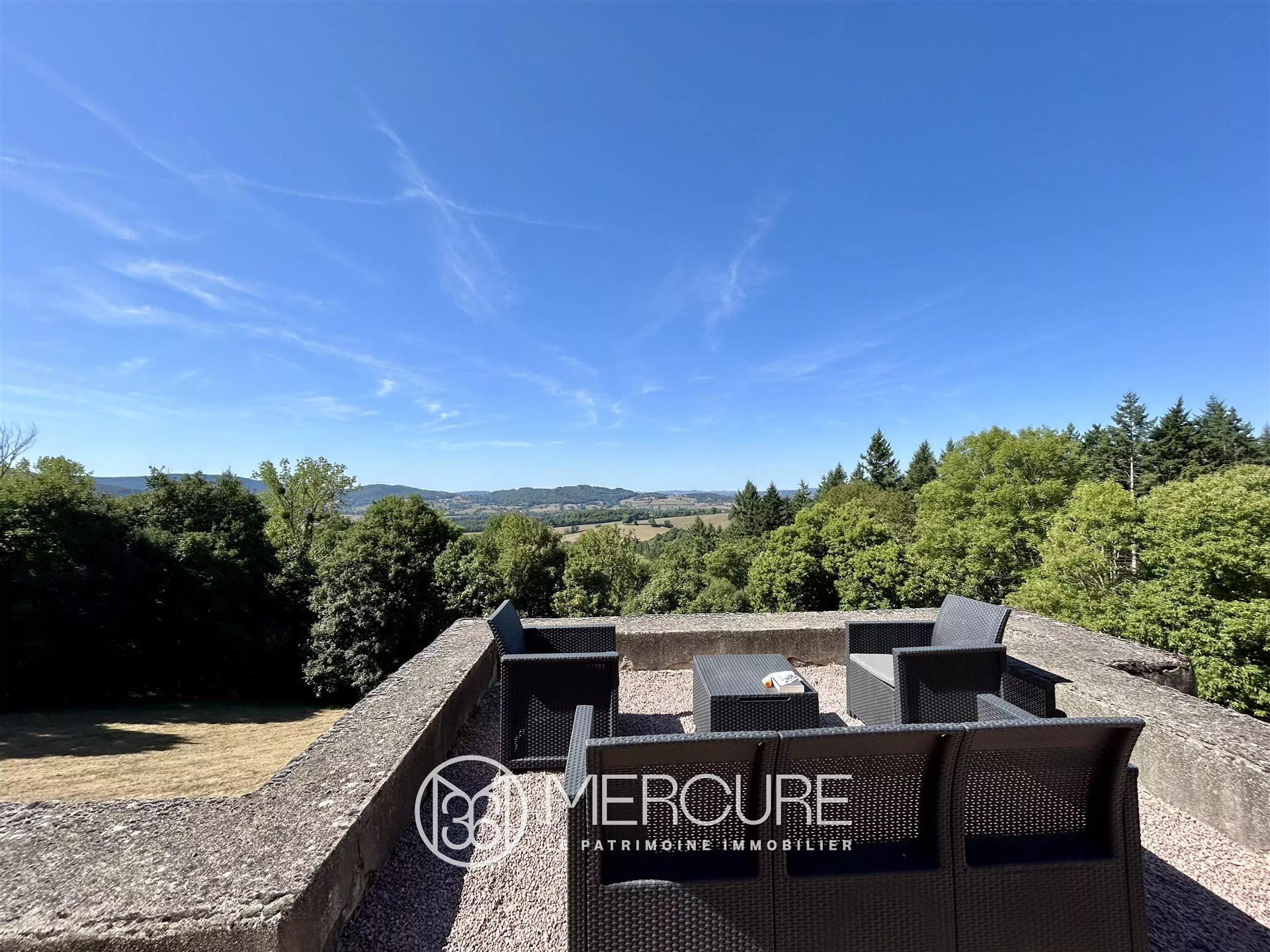 Maison à vendre, 520m², Saint-Symphorien-de-Marmagne