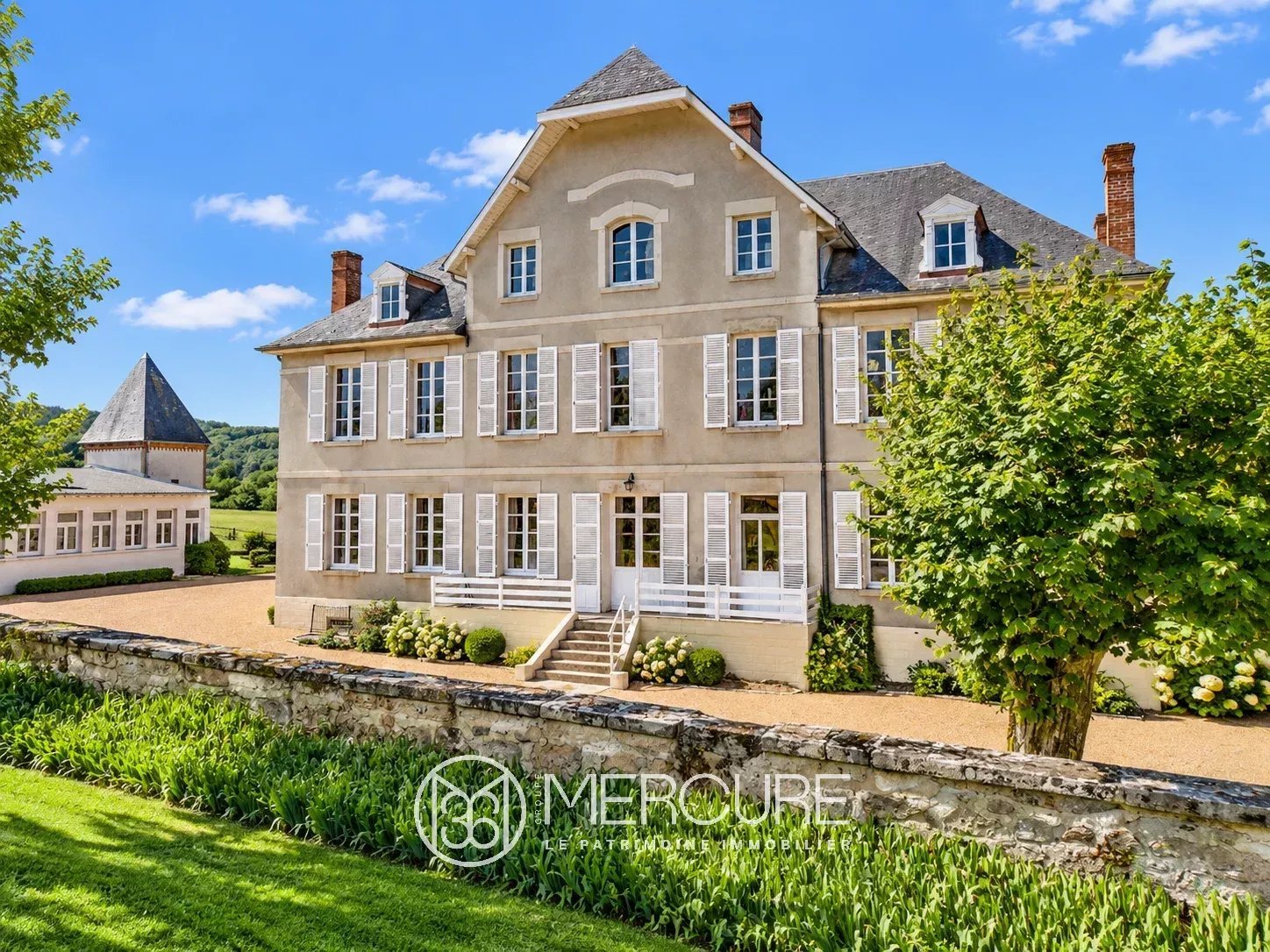 Maison à vendre, 430m², Saint-Symphorien-de-Marmagne