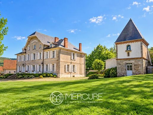 Maison 16 pièces 430 m² · à Saint-Symphorien-de-Marmagne · 430 m² · 470 000 €