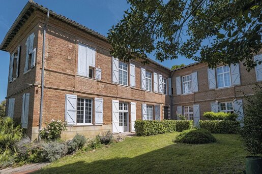 Maison 11 pièces 575 m² · à Lanta · 575 m² · 855 000 €