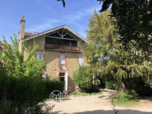 Maison 13 pièces 380 m² · à Auch · 380 m² · 600 000 €