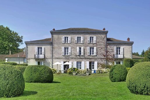 Maison 10 pièces 410 m² · à Limoges · 410 m² · 320 000 €