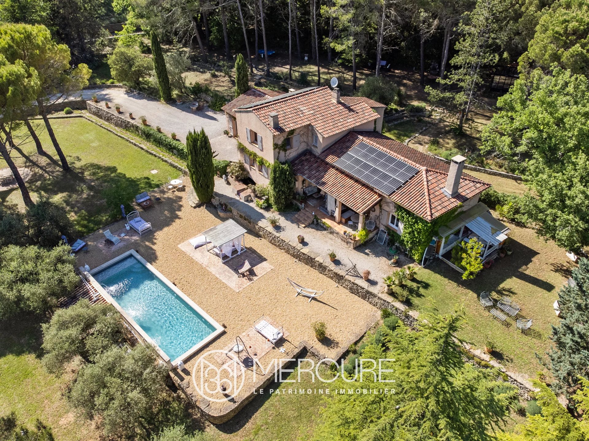 Maison à vendre, 237m², La Roquebrussanne