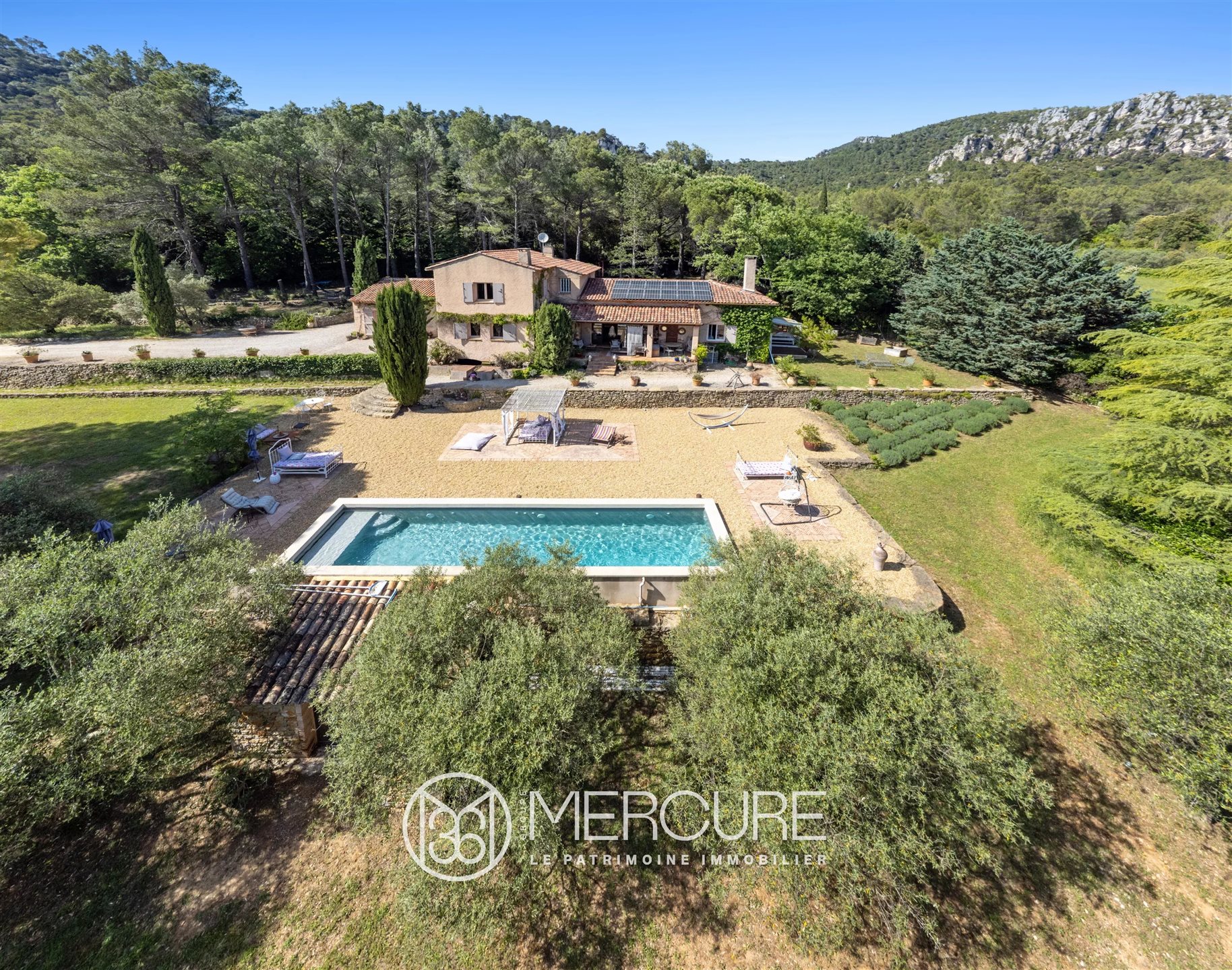 Maison à vendre, 237m², La Roquebrussanne