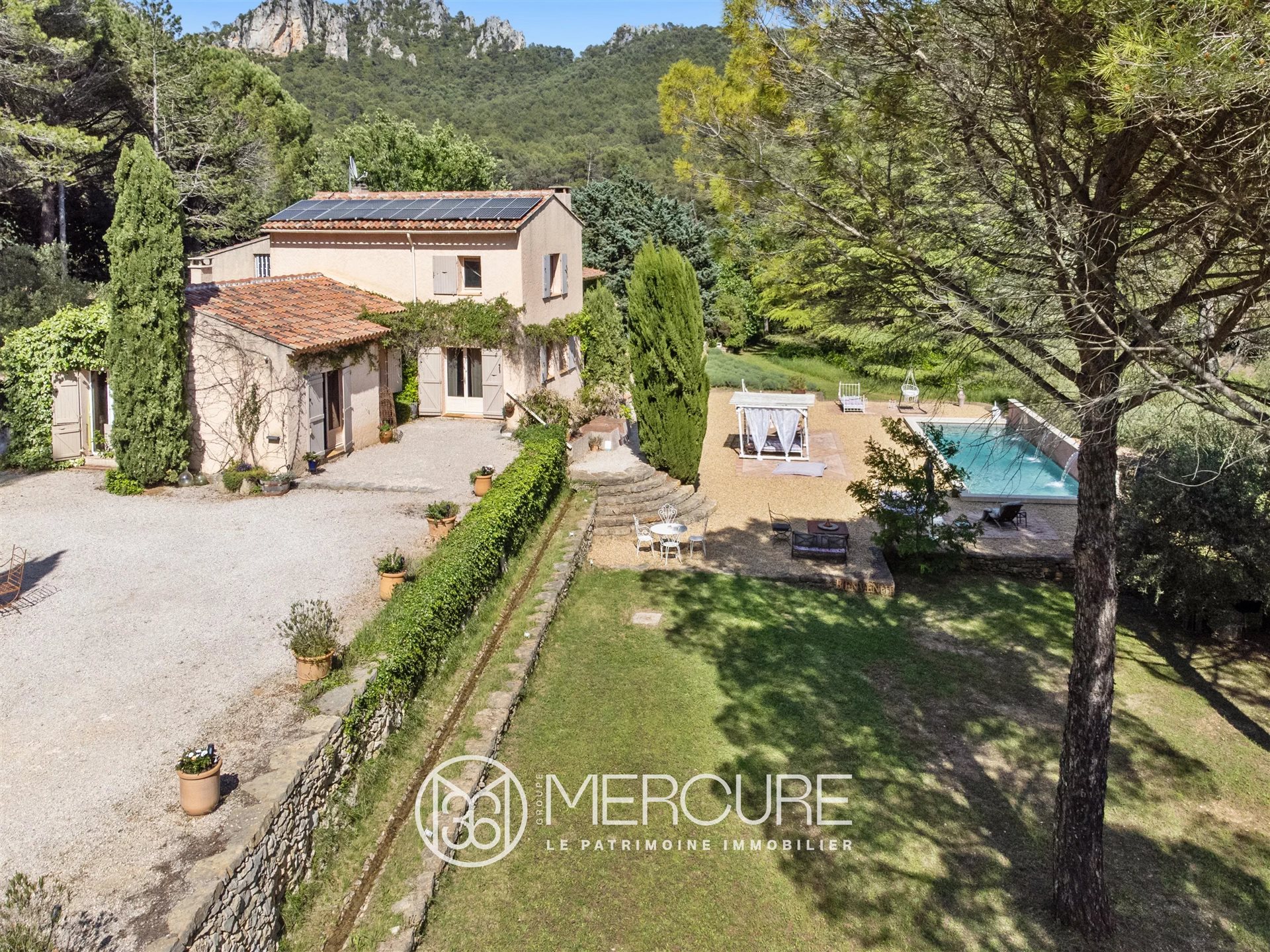 Maison à vendre, 237m², La Roquebrussanne