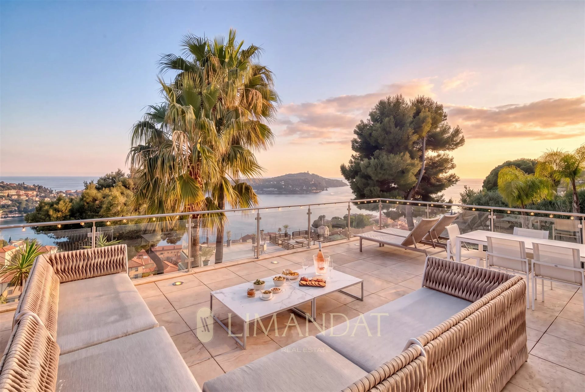 Maison à louer, 324m², Villefranche-sur-Mer
