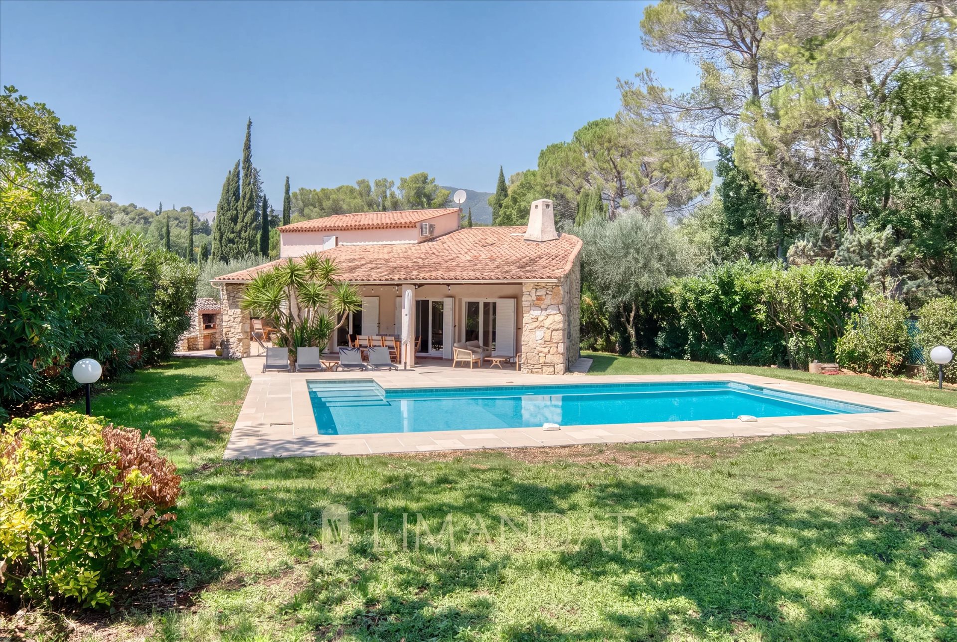 Maison à louer, 200m², Valbonne