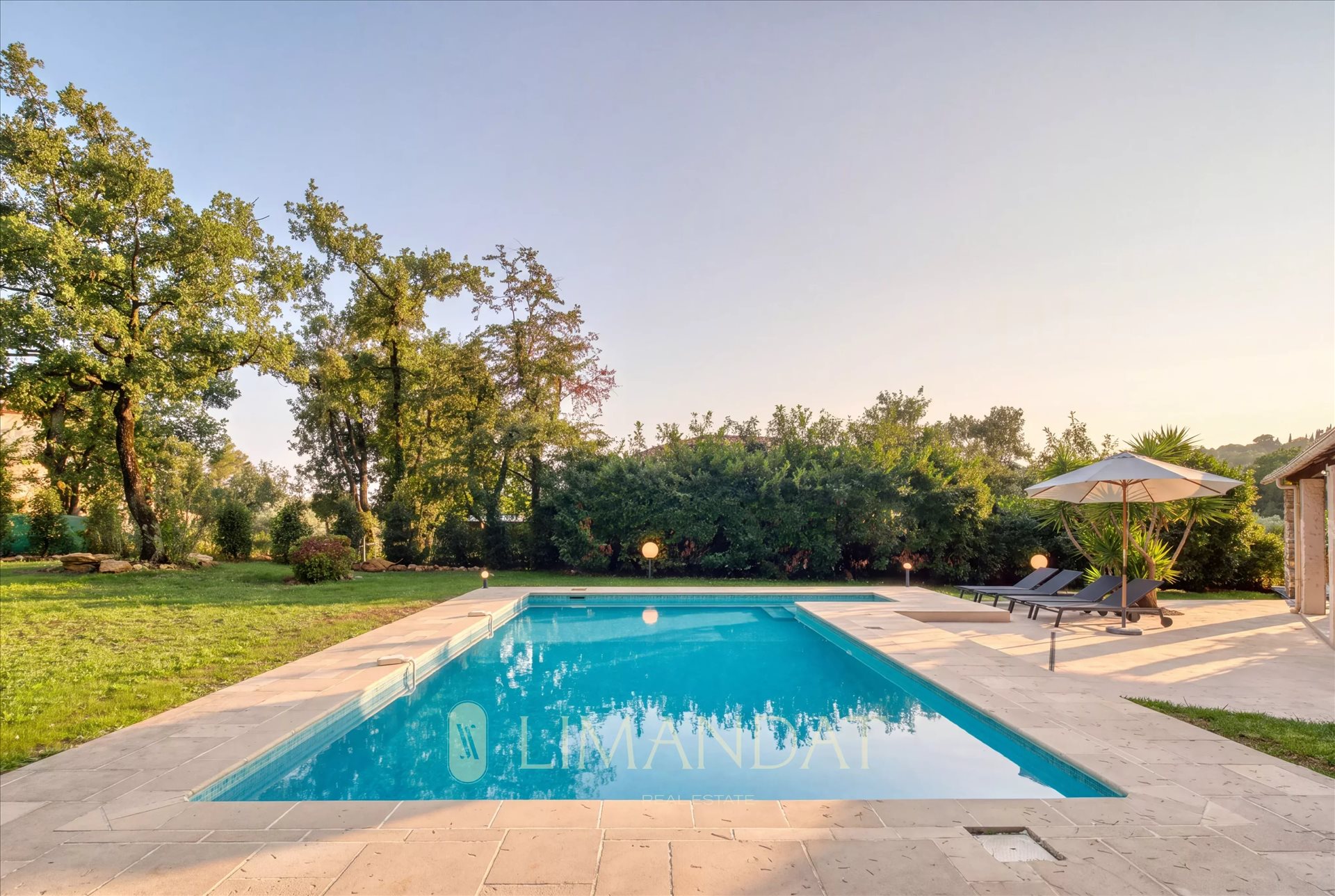 Maison à louer, 200m², Valbonne