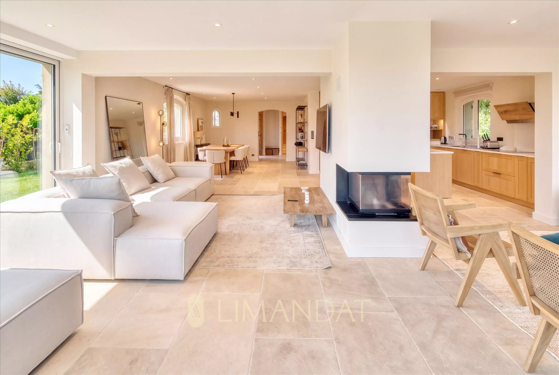 Maison à louer, 176m², Valbonne