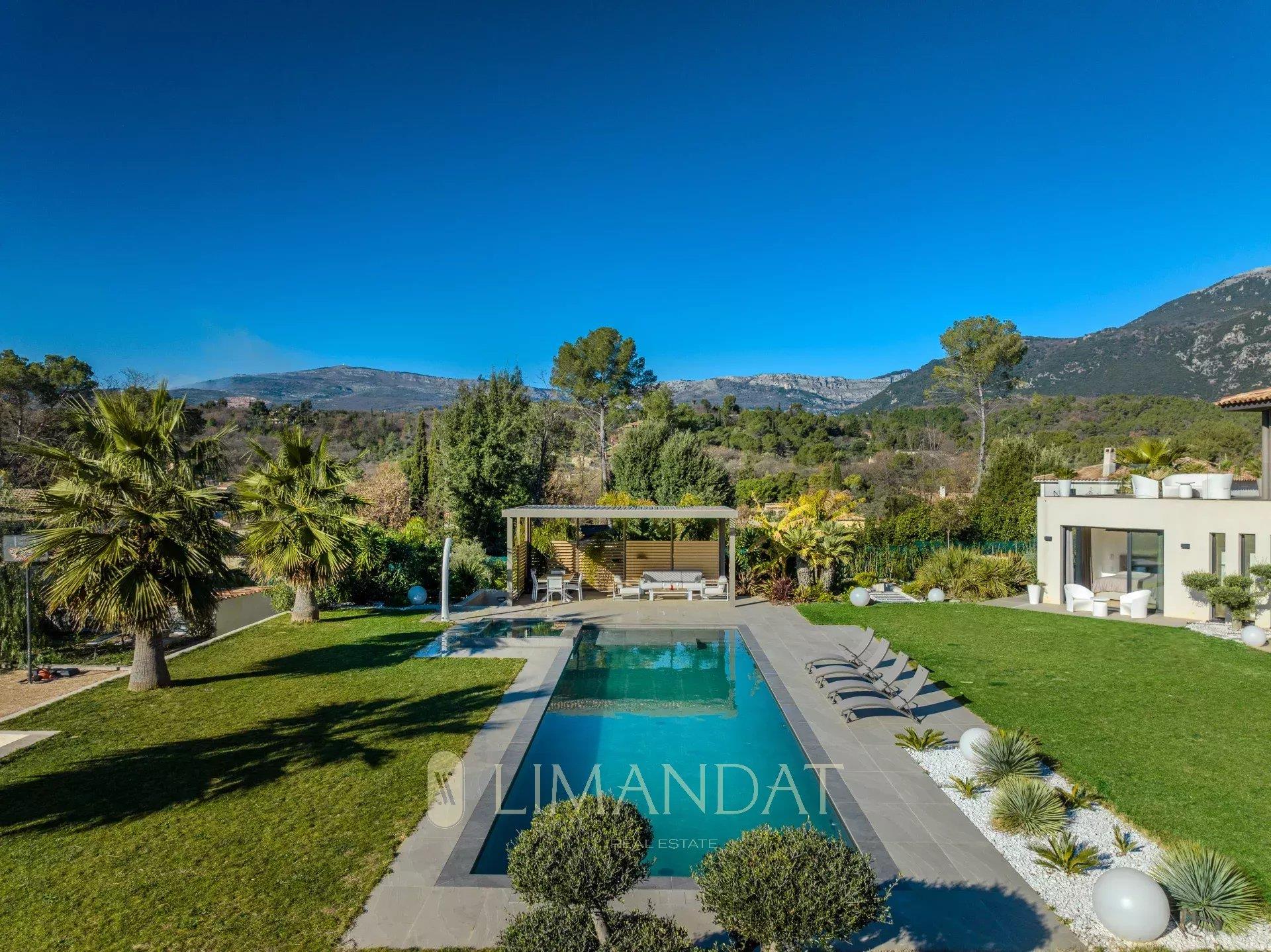 Maison à louer, 275m², Valbonne