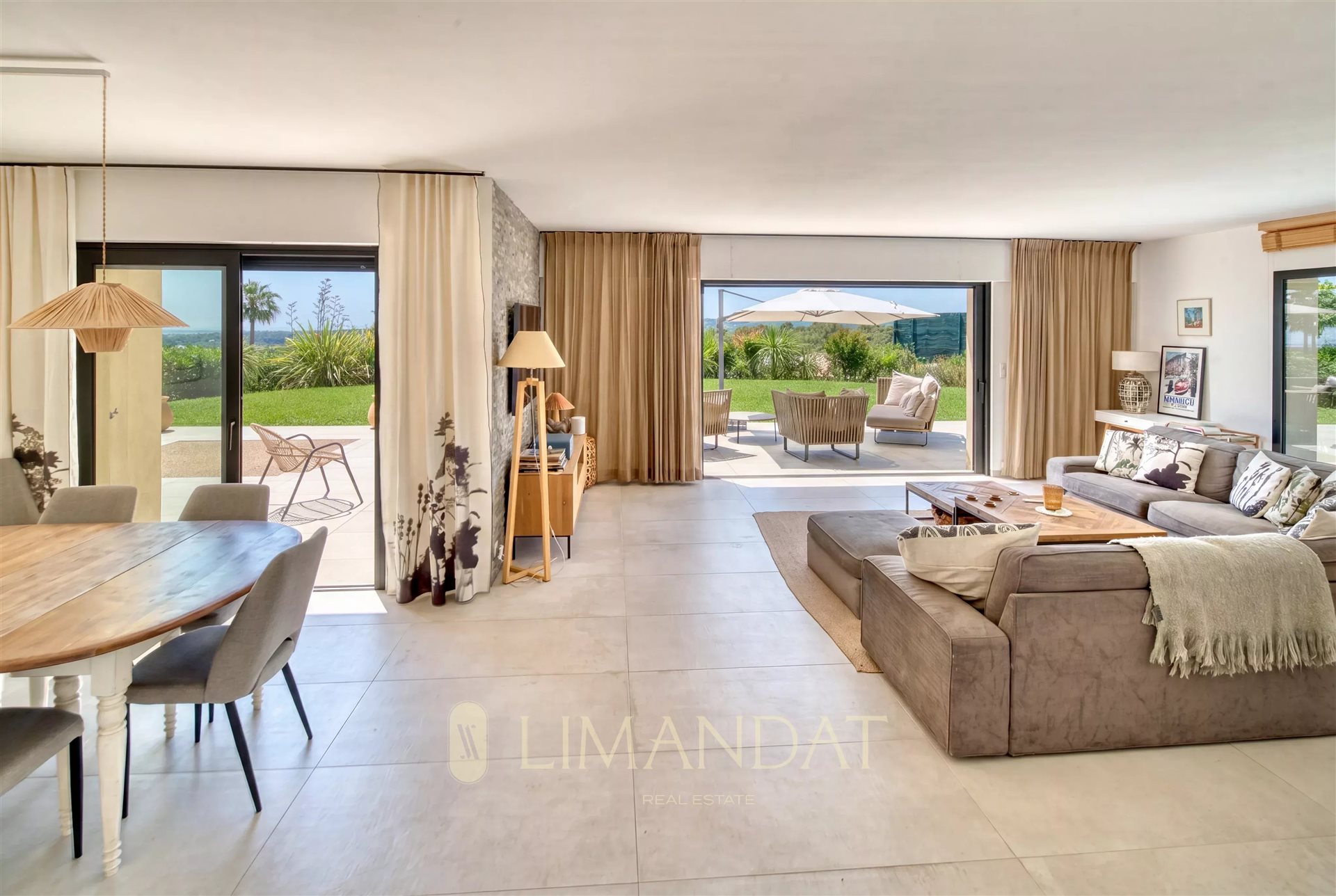 Maison à louer, 175m², Valbonne