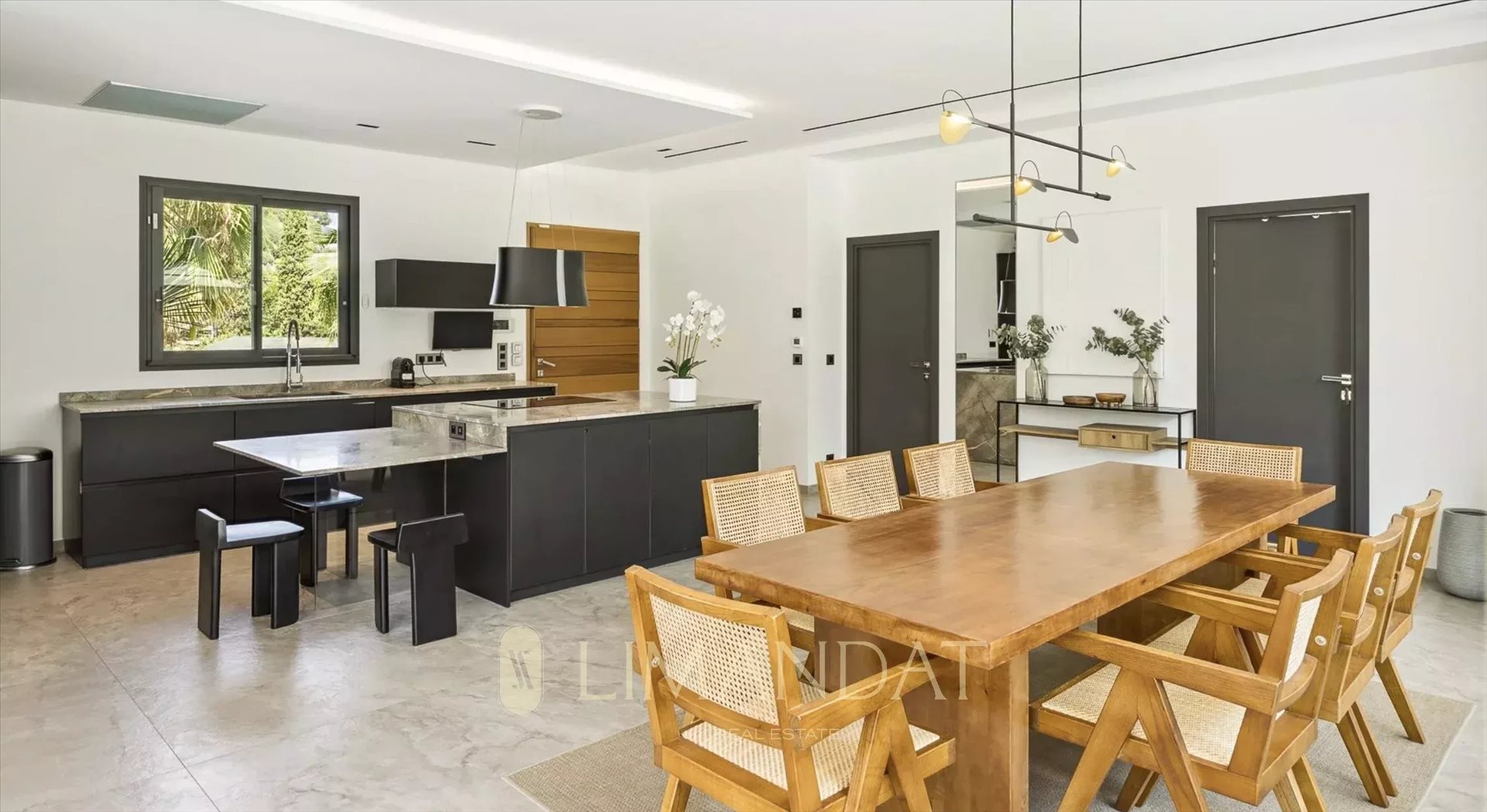 Maison à louer, 295m², Mouans-Sartoux