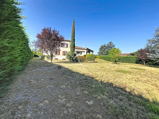 Maison 8 pièces 229 m² · à Prayssac · 229 m² · 299 000 €