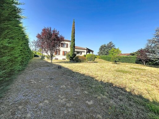 Maison 8 pièces 229 m² · à Prayssac · 229 m² · 299 000 €