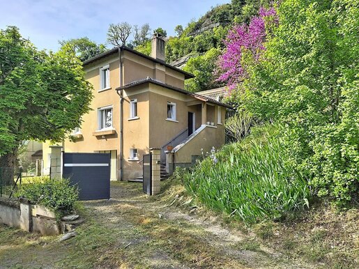 Maison 5 pièces 124 m² · à Mercuès · 124 m² · 139 000 €