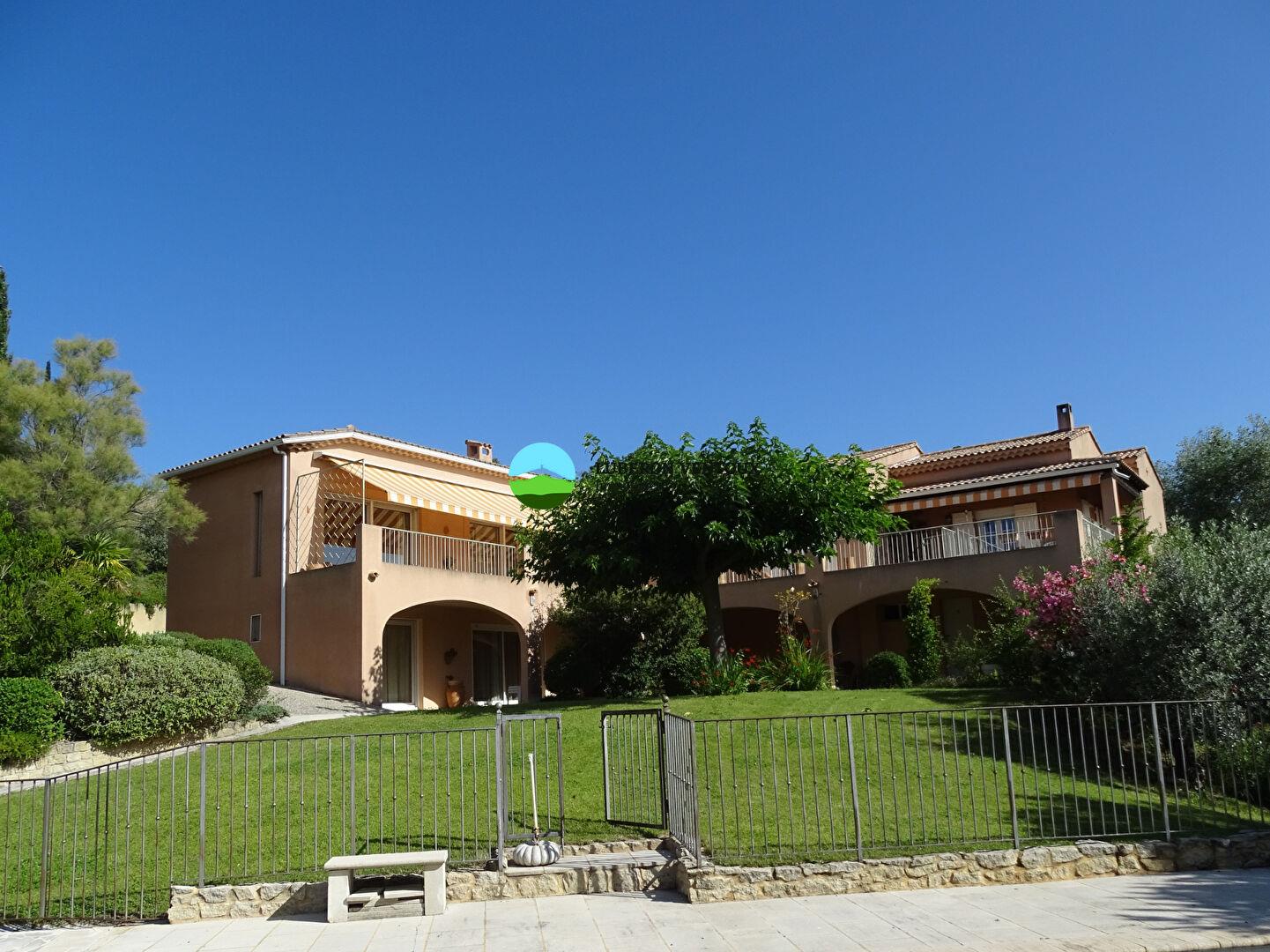 Maison à vendre, 228m², Flassan